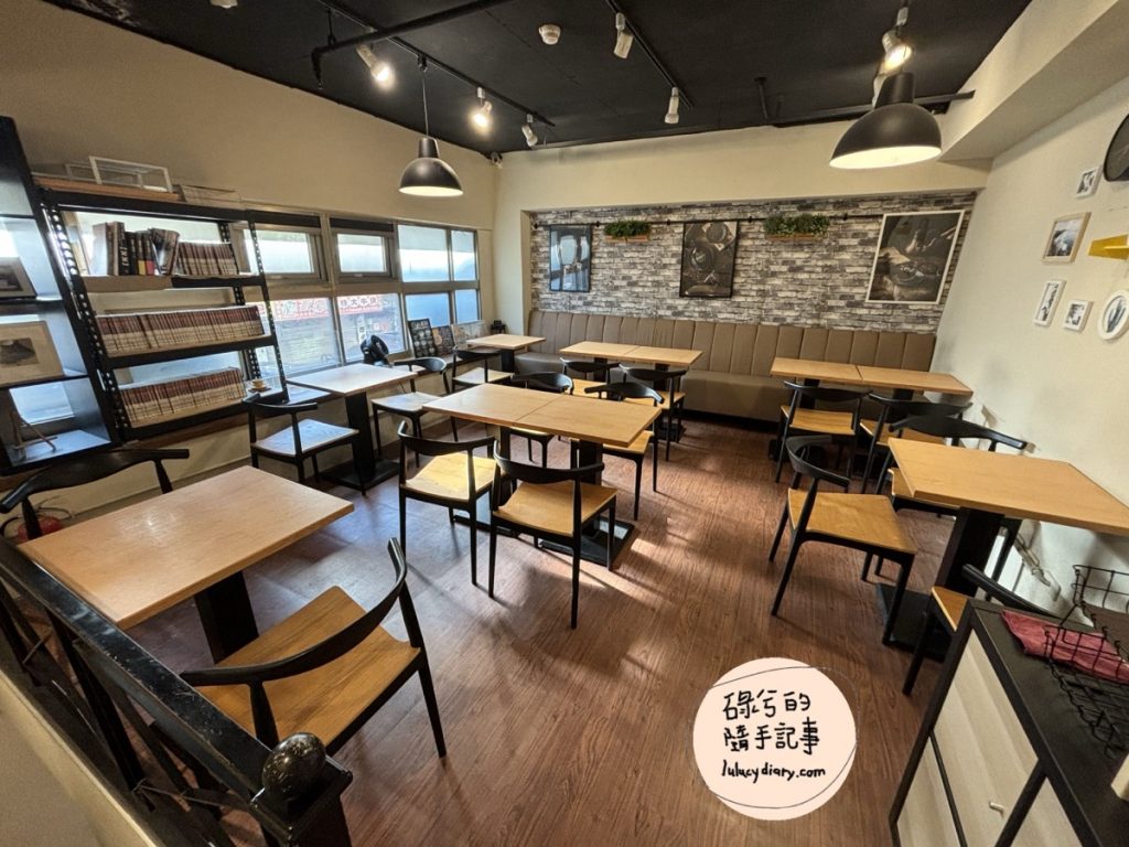NOTCH咖啡 內湖店-店內環境2樓座位區